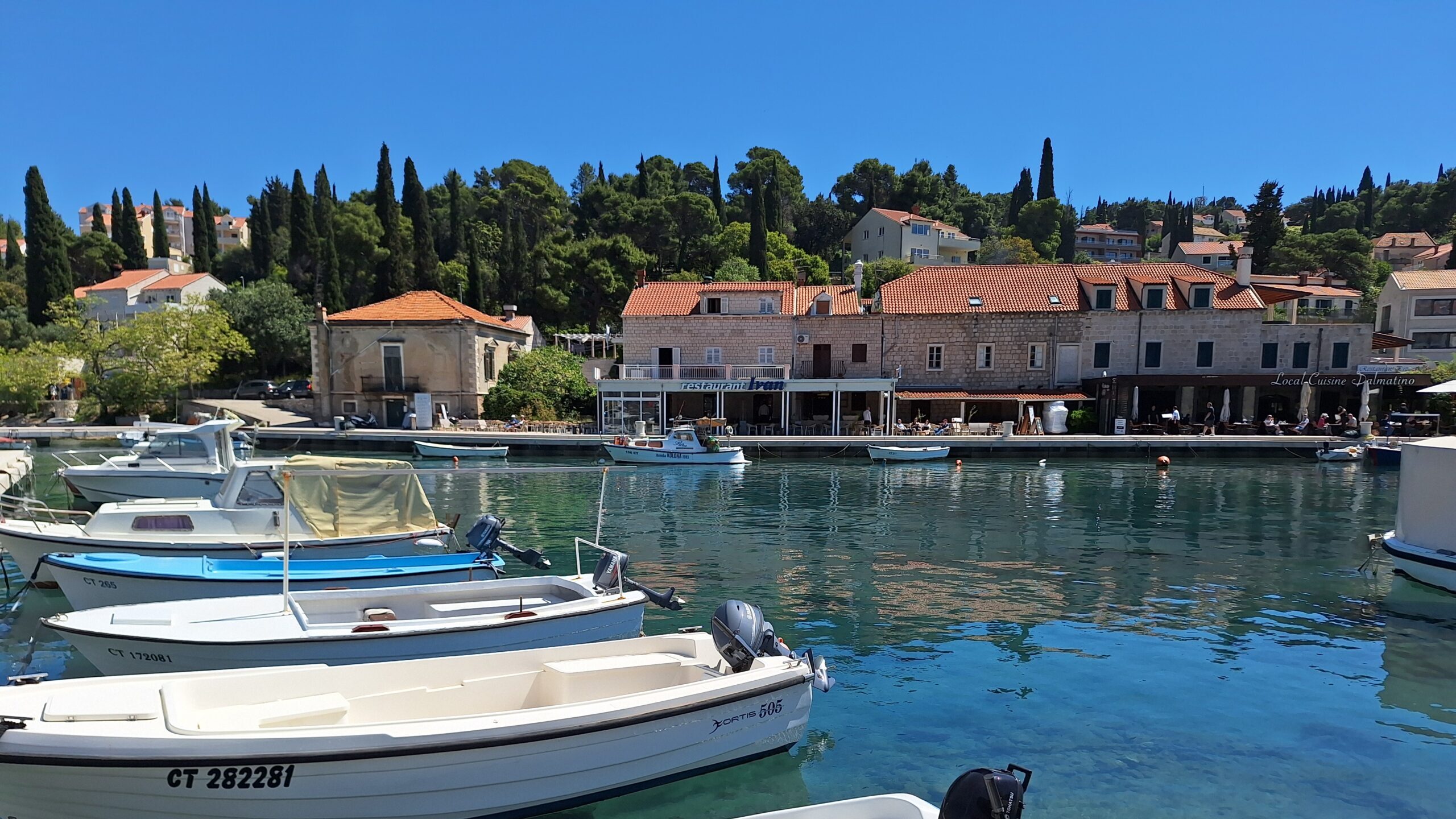 Small boats in Cavtat harbour for a short one- or two-hour visit